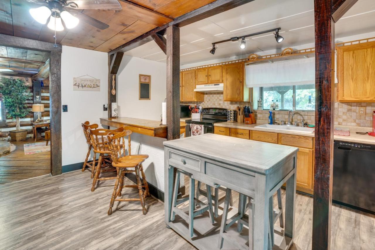 French Lick Getaway With Deck, Grill And Fire Pit! Villa Ngoại thất bức ảnh